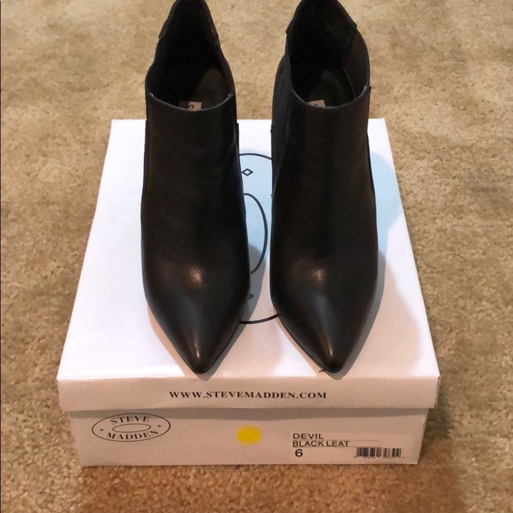 Steve Madden Devil Black Leat Boots